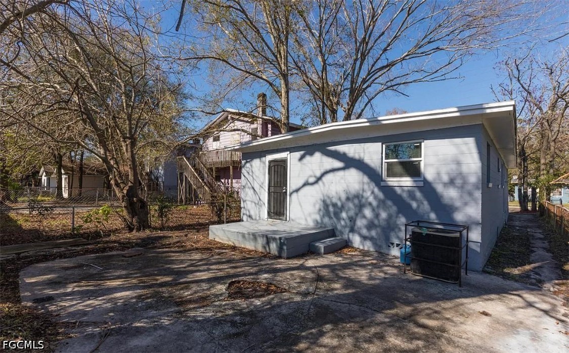 1539 Union St Property Photo 6