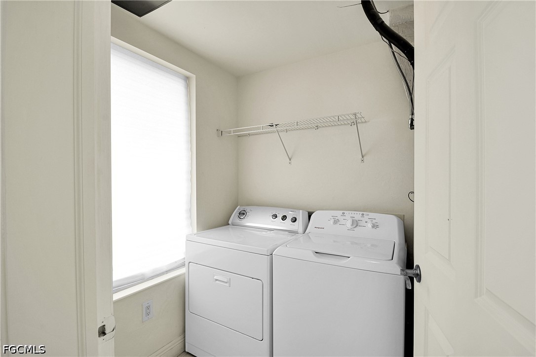 2743 1st St 1006 Property Photo 17