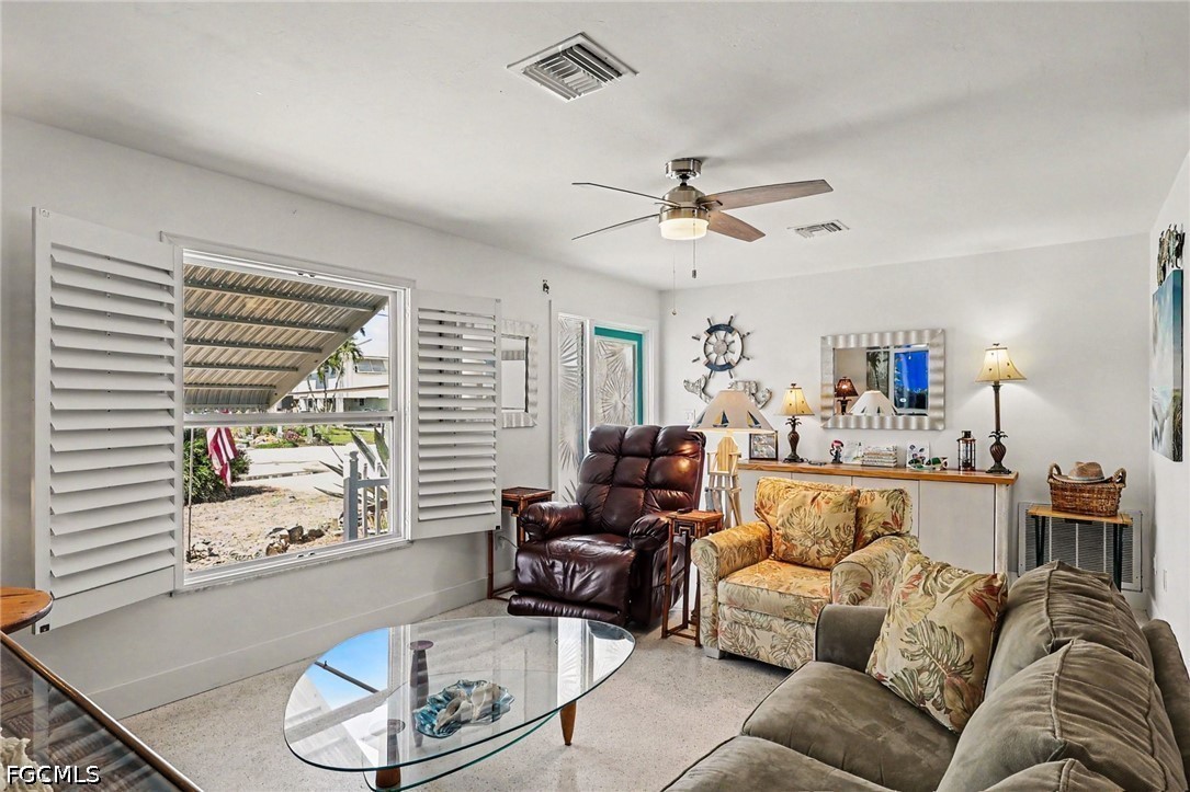 3608 Rita Ln Property Photo 6