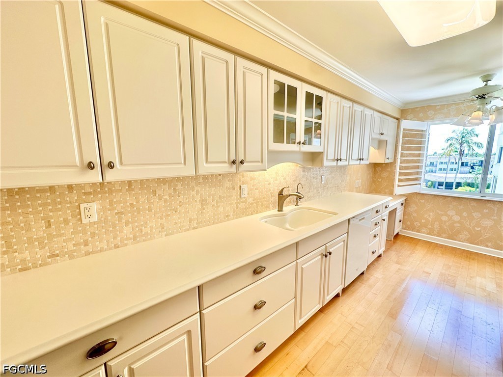 3420 Gulf Shore Blvd N 43 Property Photo 5