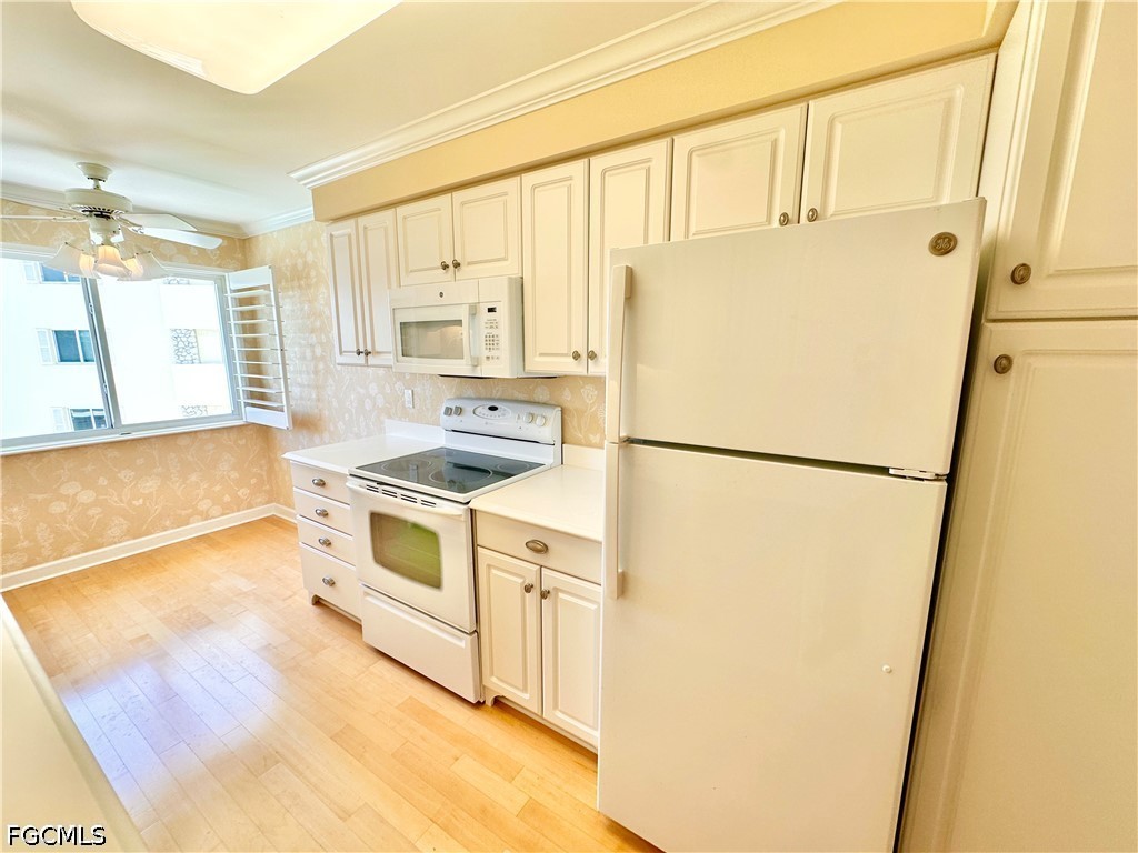 3420 Gulf Shore Blvd N 43 Property Photo 6