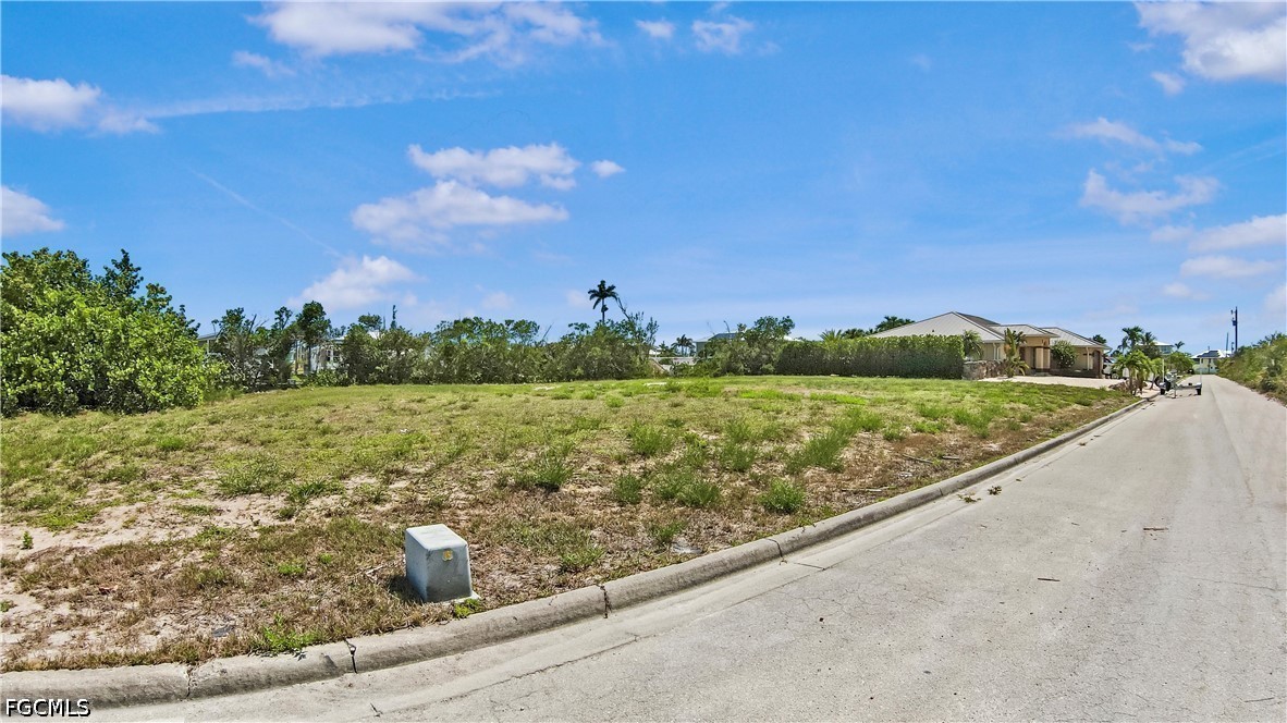 2807 Cussell Dr Property Photo 6