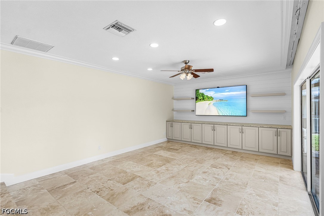 5985 Baker Ct Property Photo 7