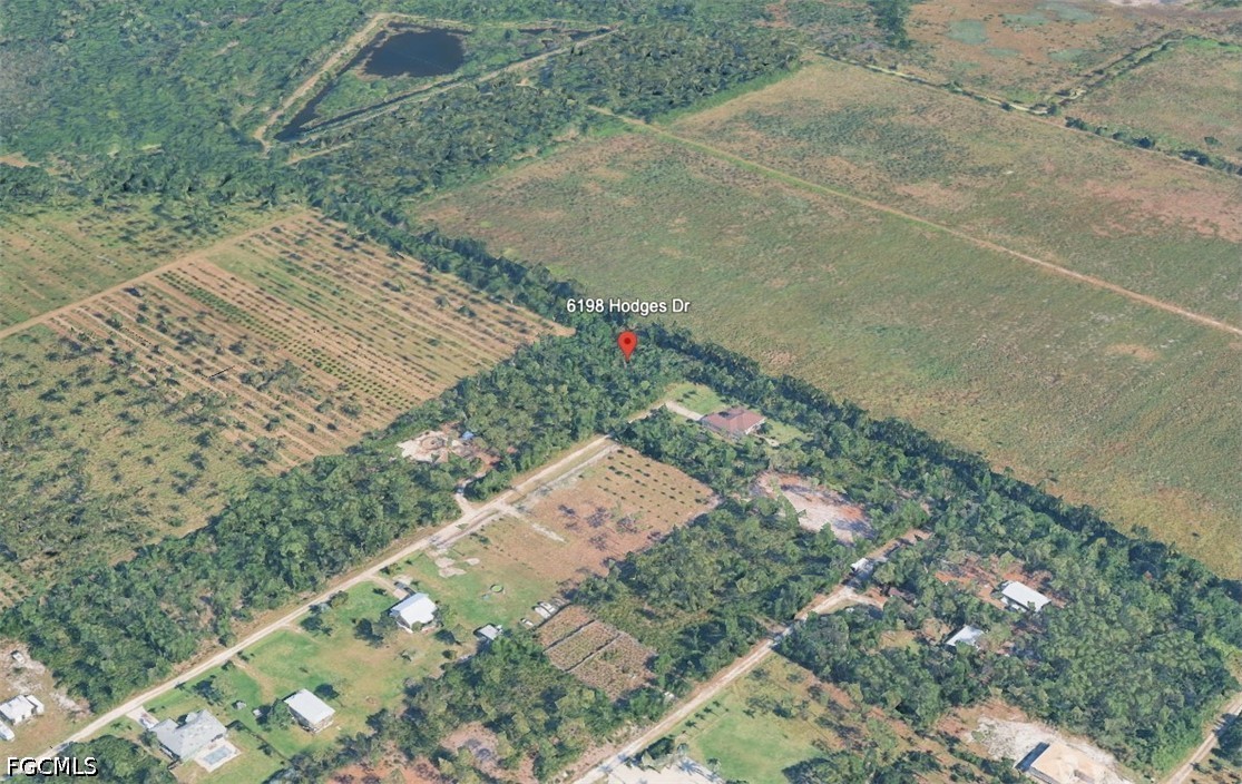 6198 Hodges Dr Property Photo 3