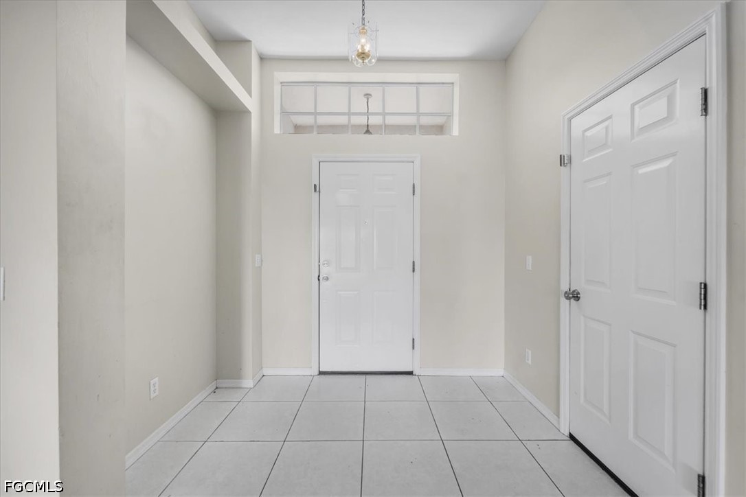 4664 Varsity Cir Property Photo 6