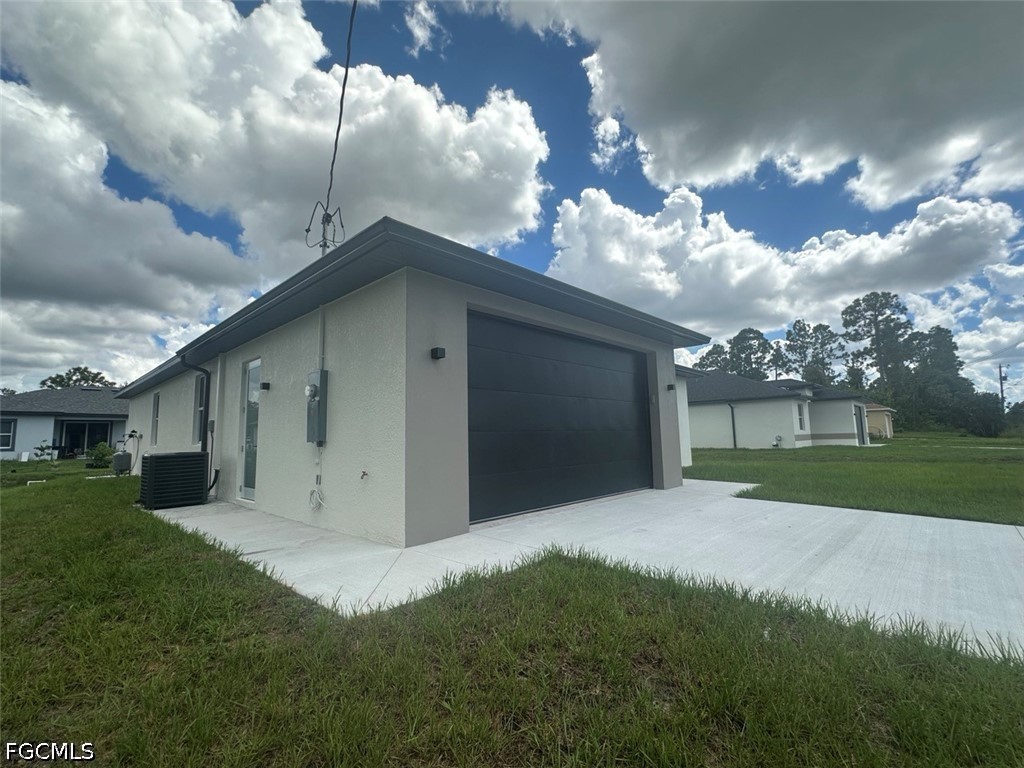 547 Eisenhower Blvd Property Photo 3