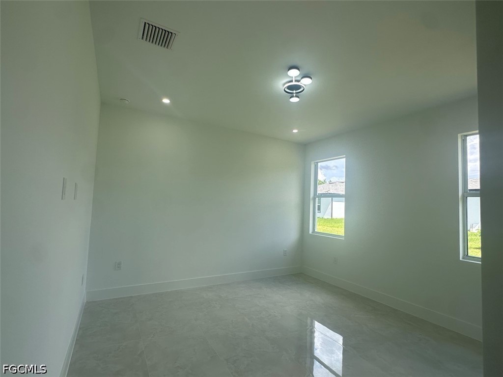 547 Eisenhower Blvd Property Photo 12