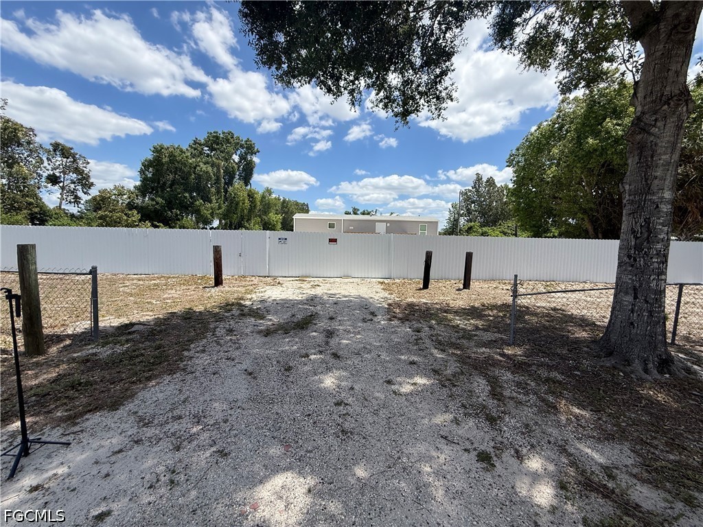 8165 Heck Dr Property Photo 1