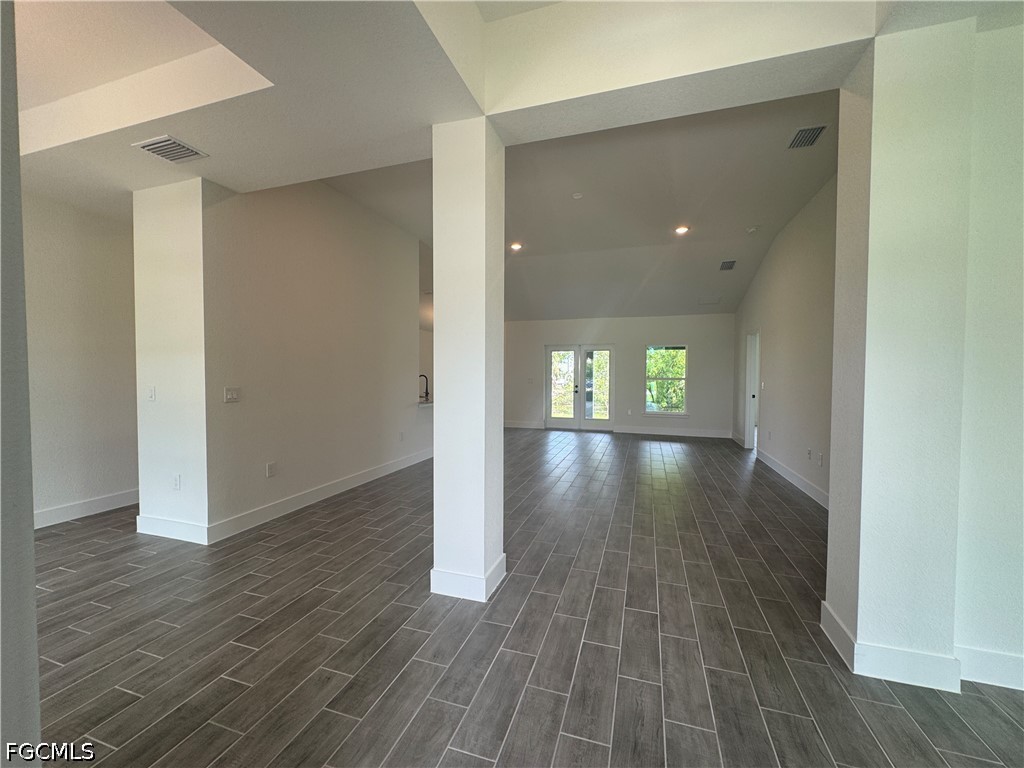302 Se 1st Ter Property Photo 3