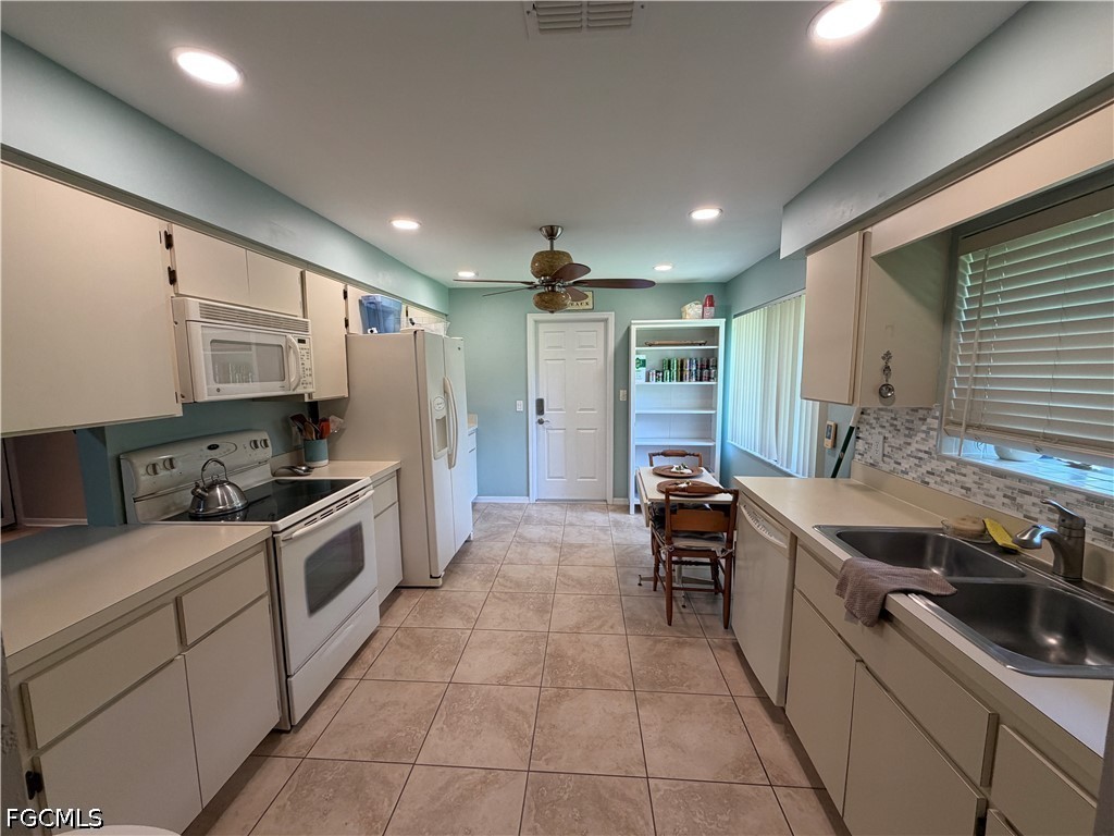 5883 Sand Oak Dr Property Photo 6