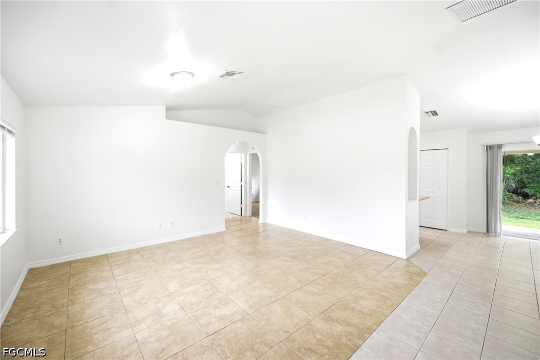 1800 Venice Ave N Property Photo 3
