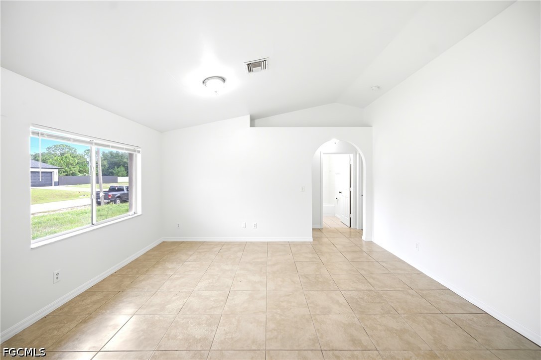 1800 Venice Ave N Property Photo 5