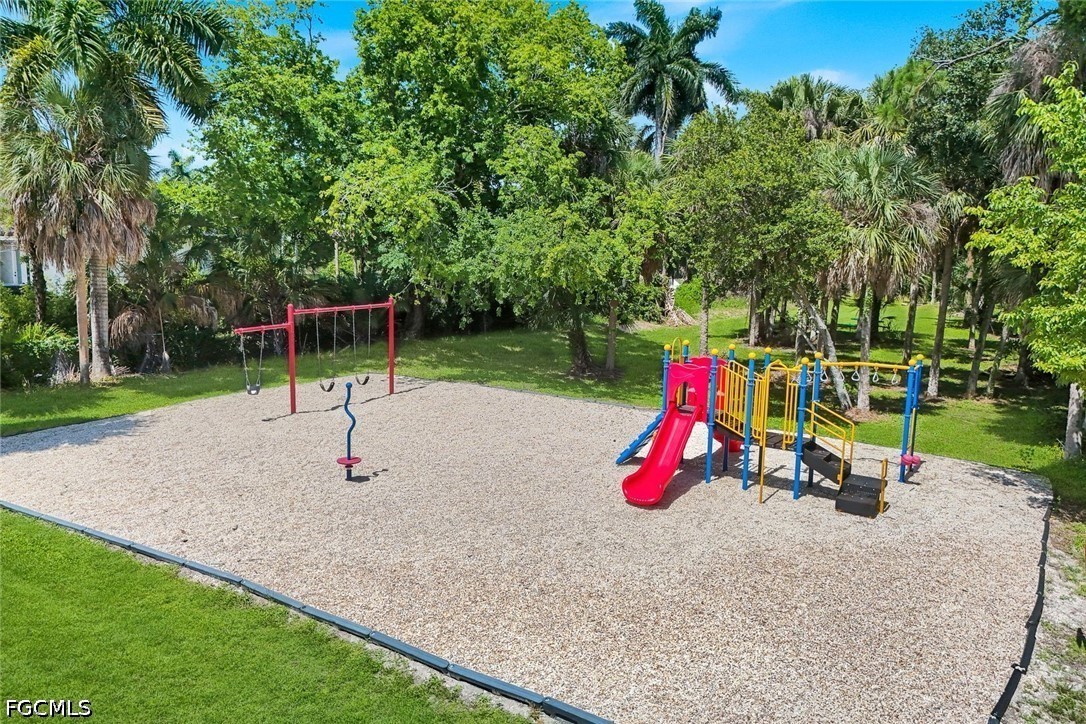 9830 Mar Largo Cir Property Photo 26