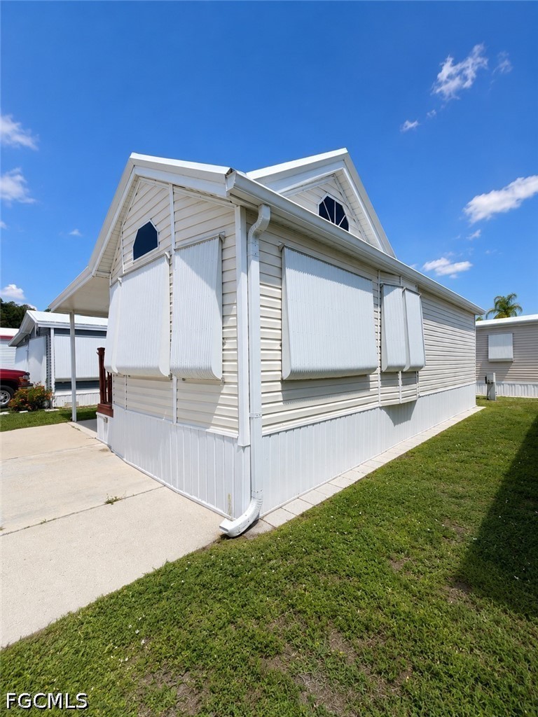 334 Blue Spring Ter Property Photo 3