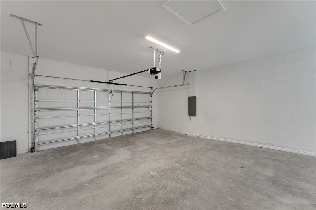 16935 Squirrel Branch Ln Property Photo 34