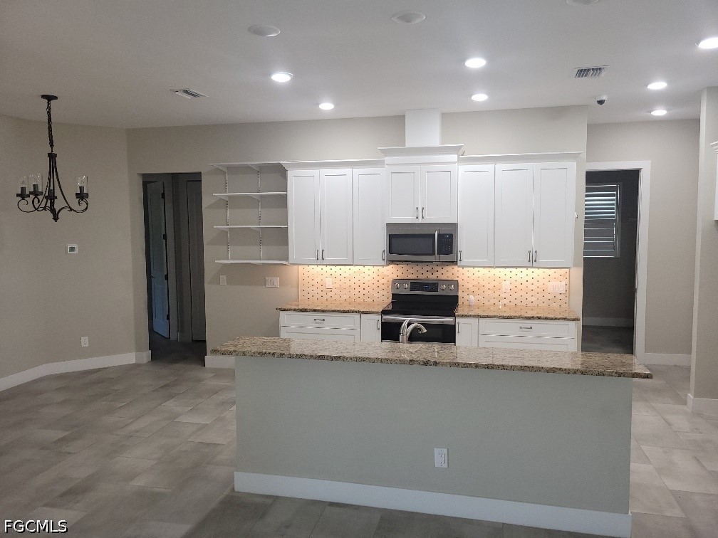 249 Rotonda Cir Property Photo 4