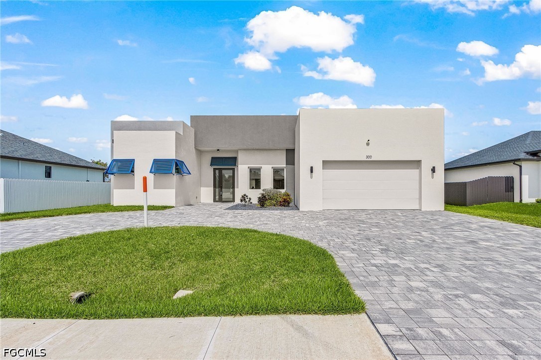 300 Chiquita Blvd N Property Photo 2