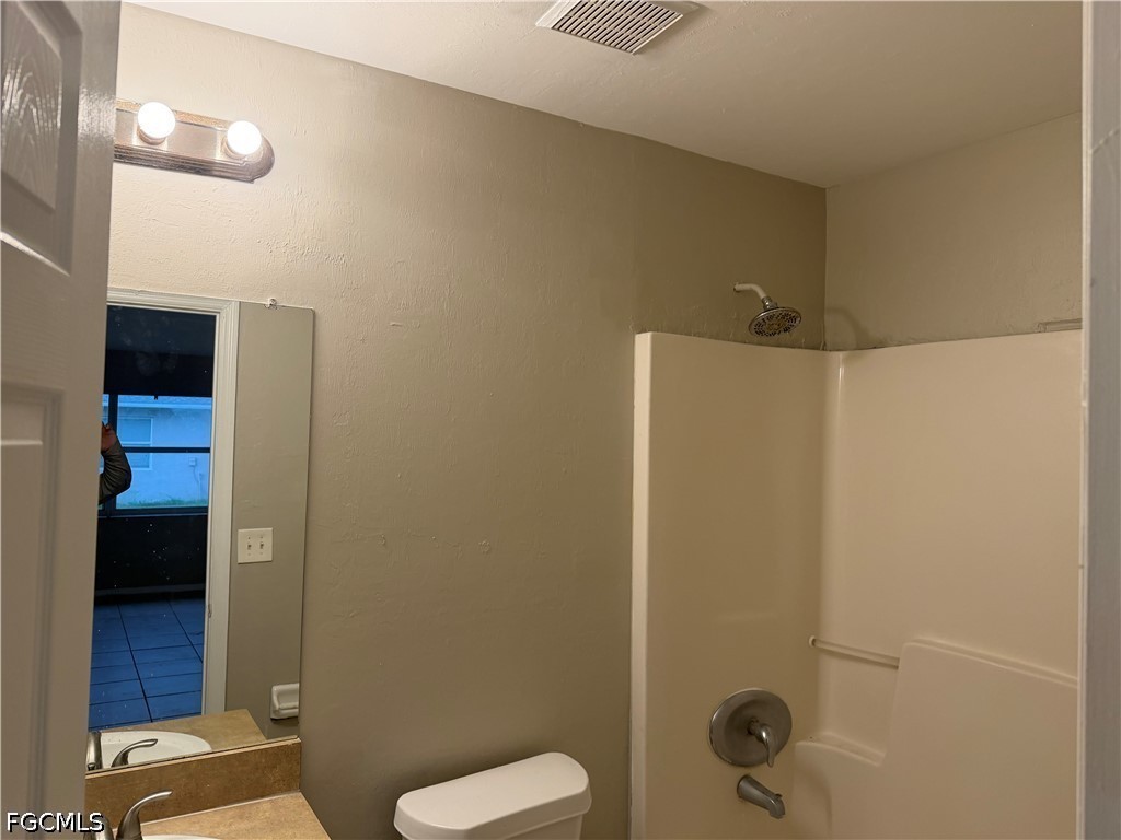 4543 21st St Sw Property Photo 8
