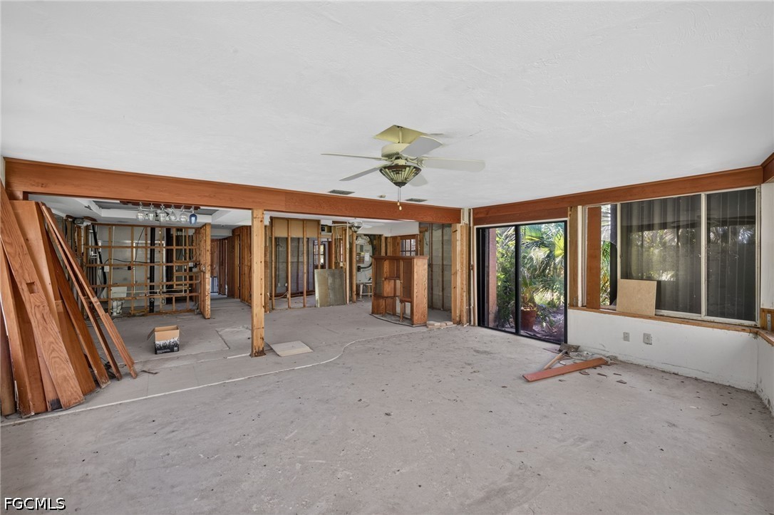 1446 Periwinkle Way Property Photo 14