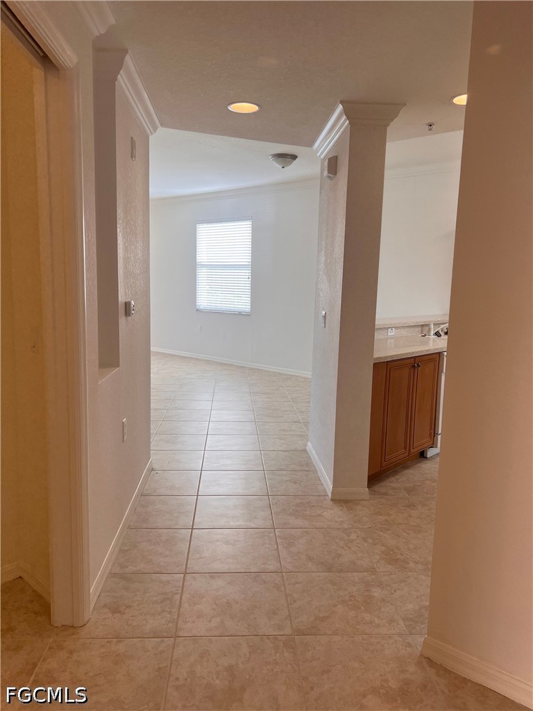 8470 Kingbird Loop 1020 Property Photo 4