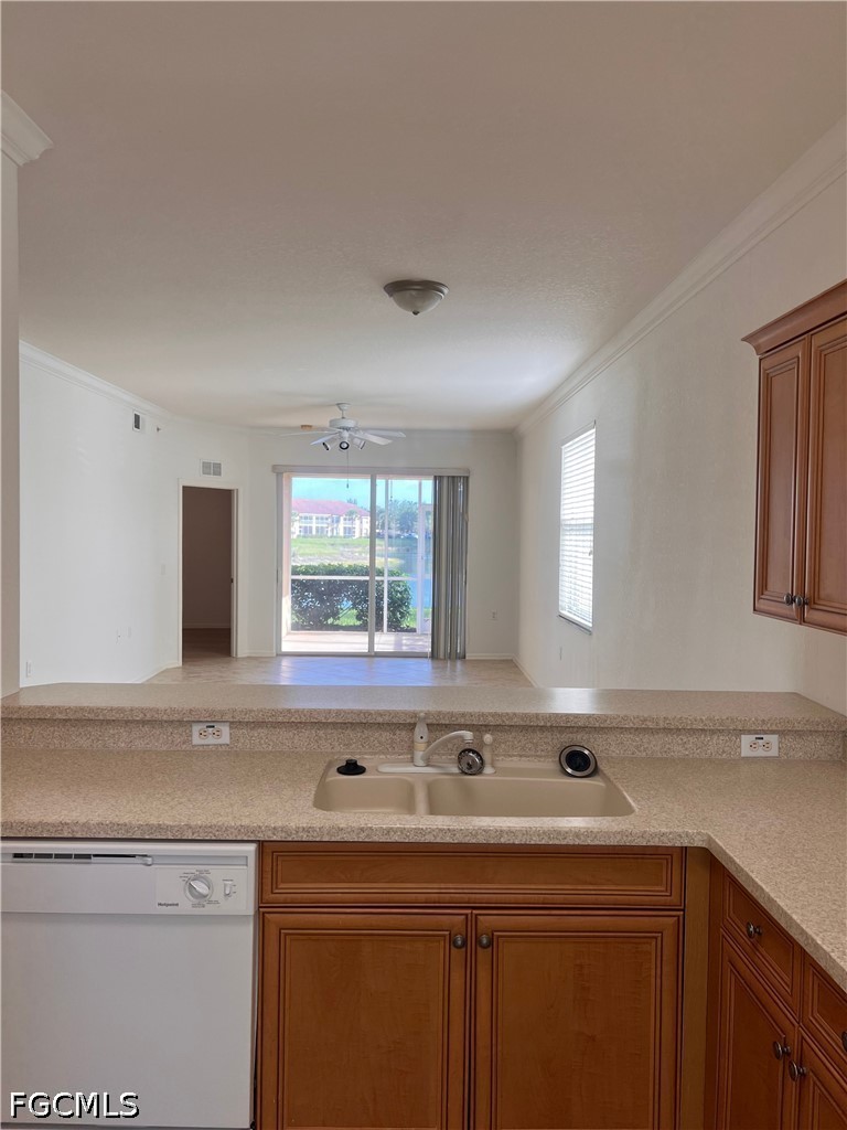 8470 Kingbird Loop 1020 Property Photo 9