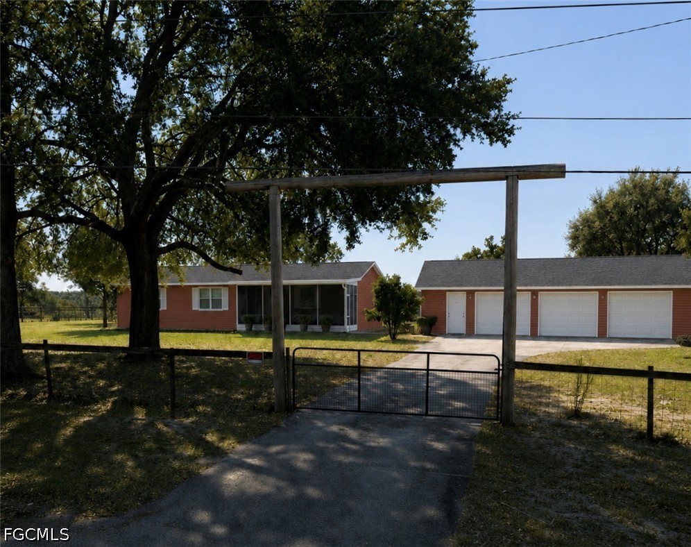 4100 Marion County Rd Property Photo 1
