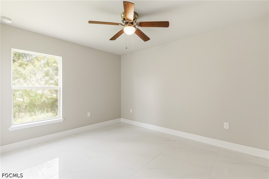 1893 Weldon Ave Property Photo 11