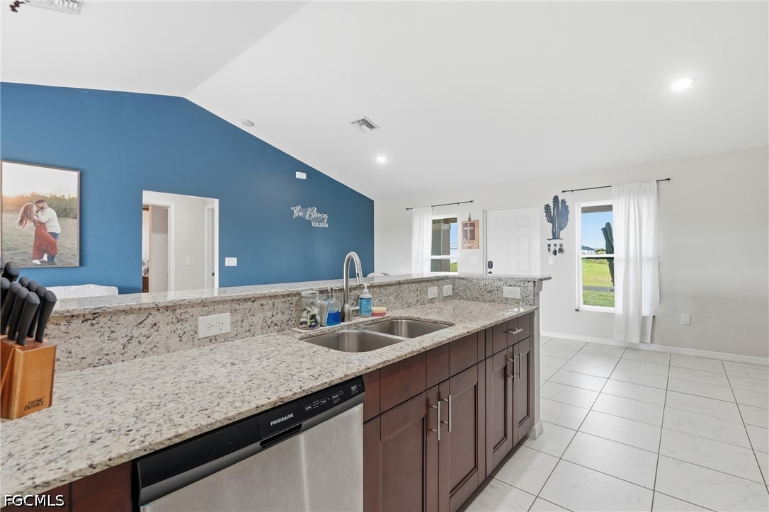 7075 Tide Cir Property Photo 6