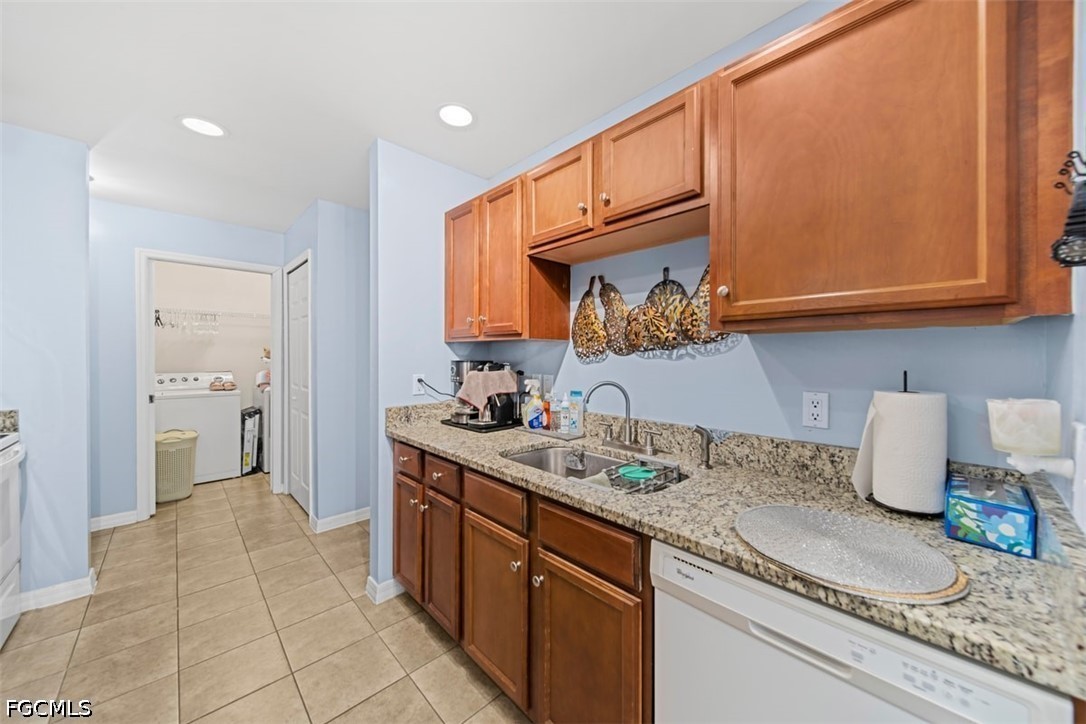 1243 Earnest St E Property Photo 14