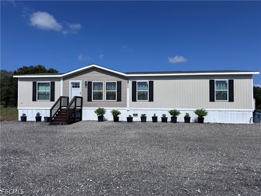 220 N Zambria St Property Photo 2