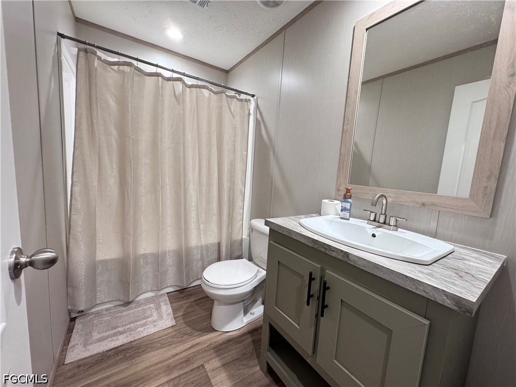 220 N Zambria St Property Photo 13