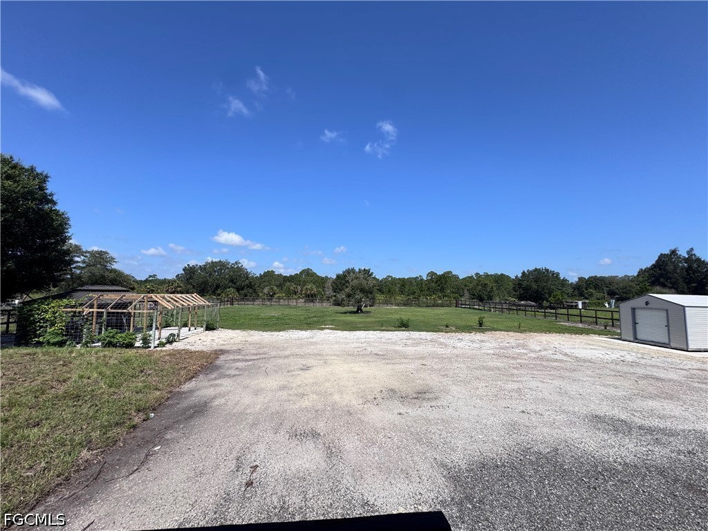 220 N Zambria St Property Photo 16