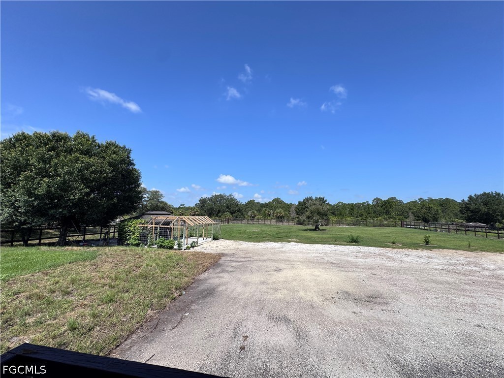 220 N Zambria St Property Photo 17