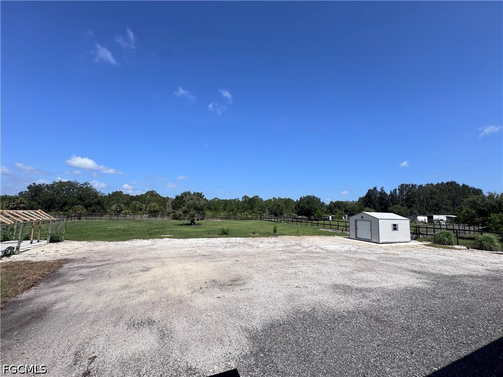220 N Zambria St Property Photo 18