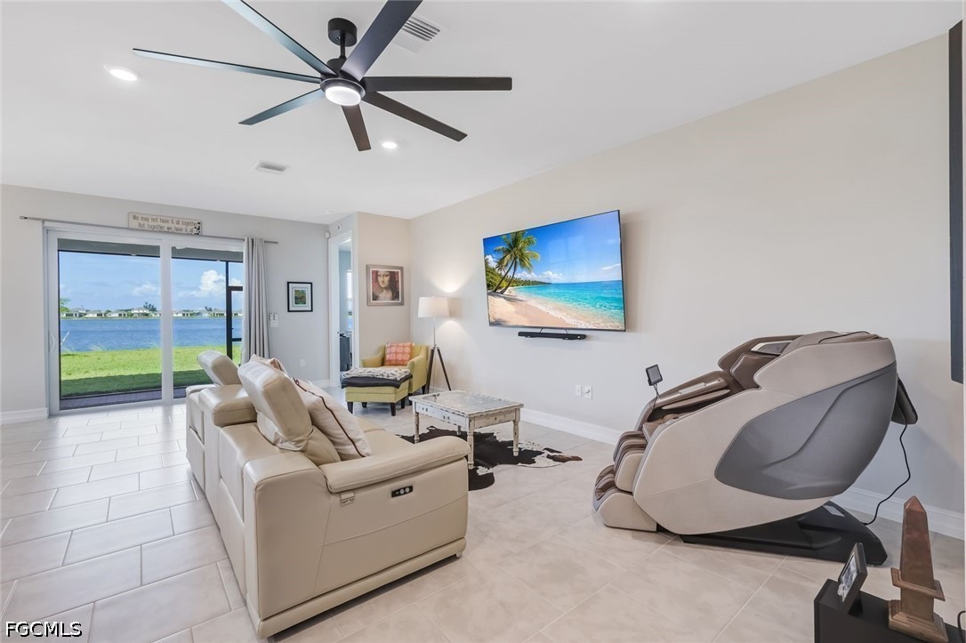 451 Spring Hill Lake Loop Property Photo 8