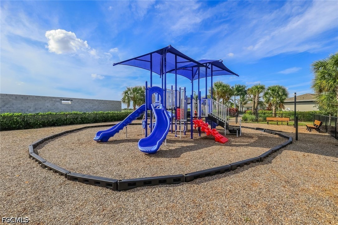 451 Spring Hill Lake Loop Property Photo 46