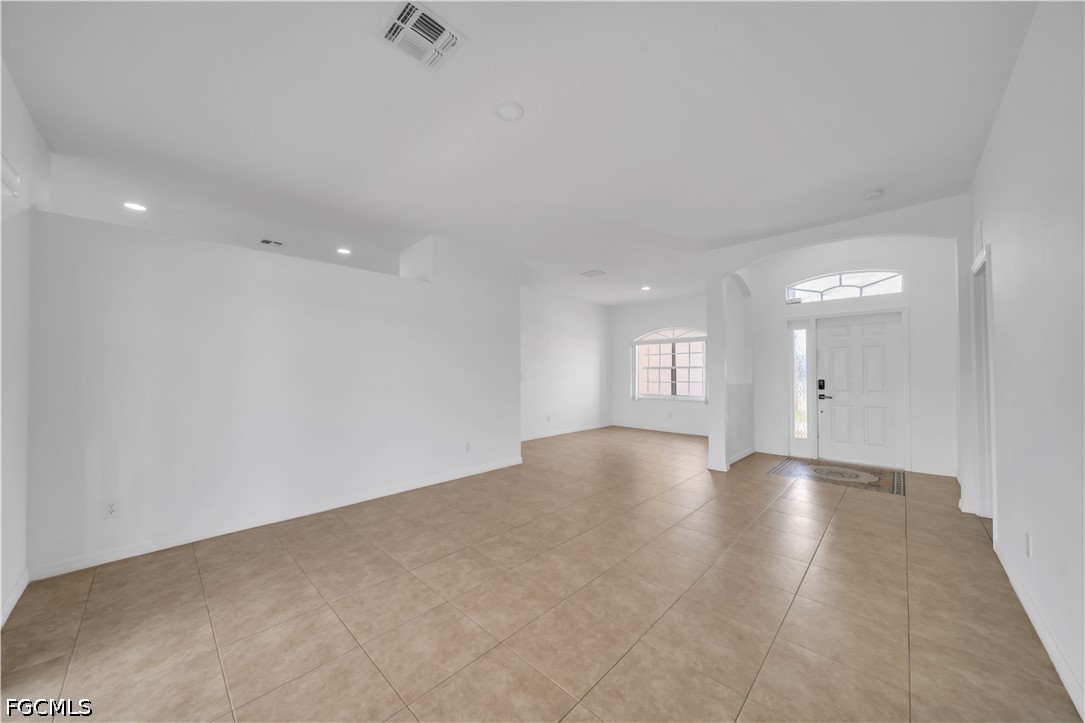 21 Kismet Pkwy E Property Photo 4