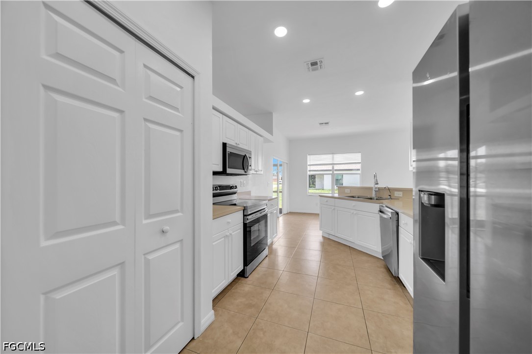 21 Kismet Pkwy E Property Photo 7