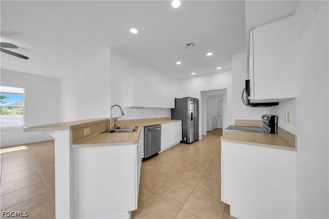 21 Kismet Pkwy E Property Photo 8