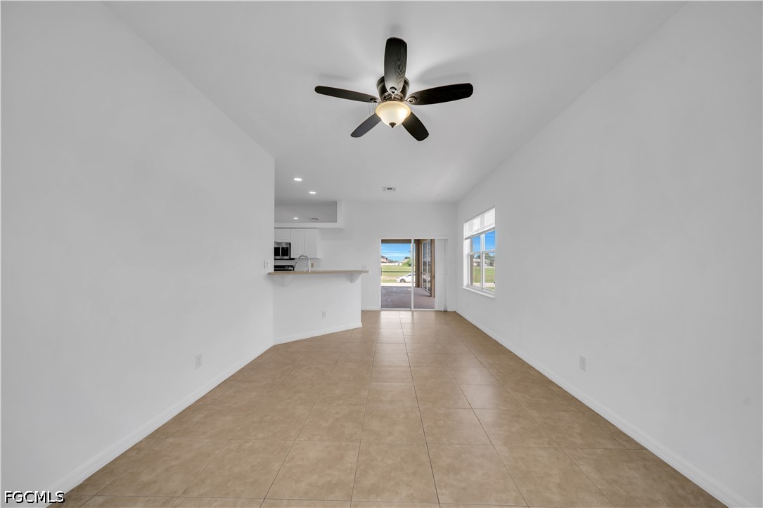 21 Kismet Pkwy E Property Photo 10