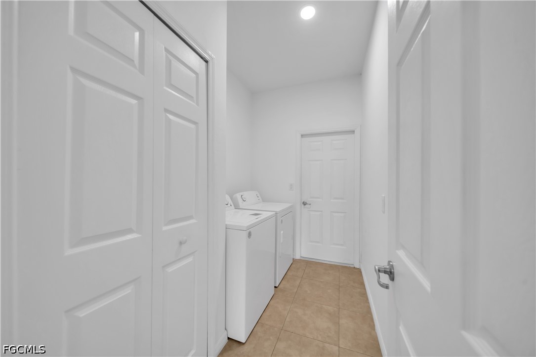 21 Kismet Pkwy E Property Photo 12