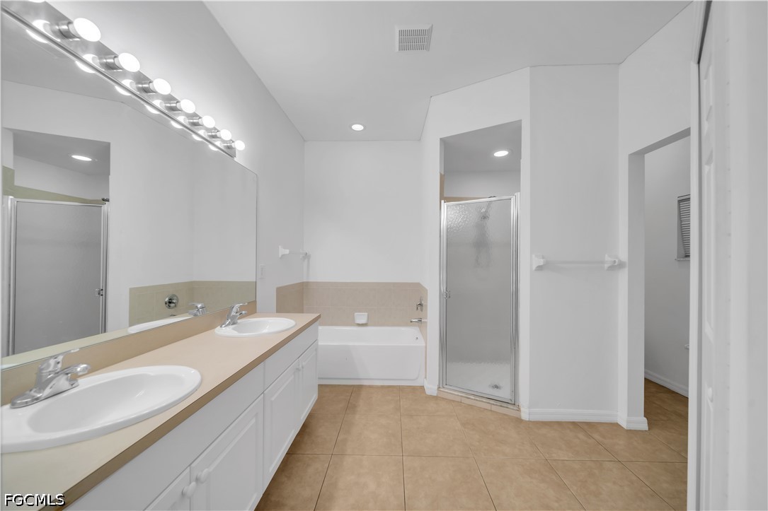21 Kismet Pkwy E Property Photo 17