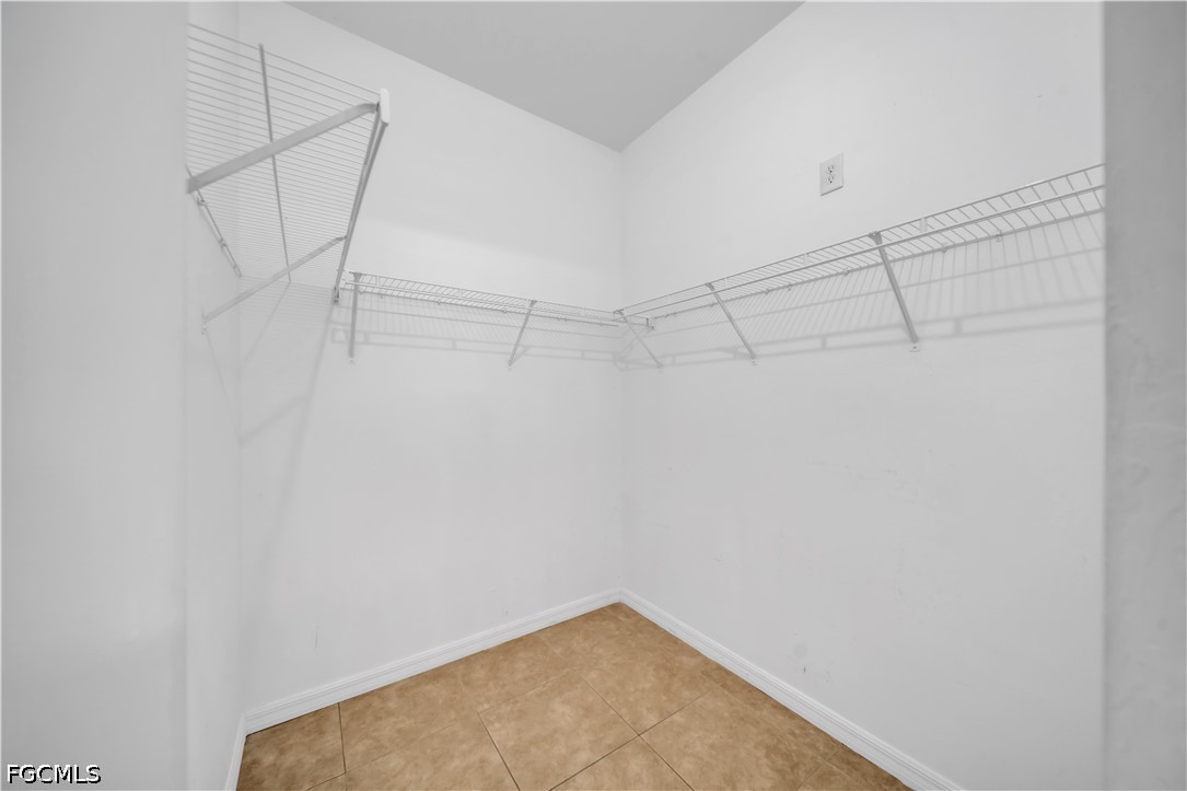 21 Kismet Pkwy E Property Photo 19