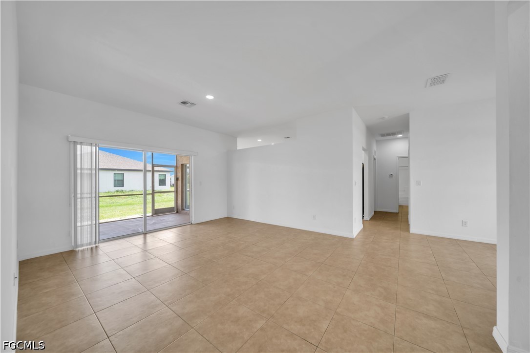 21 Kismet Pkwy E Property Photo 20