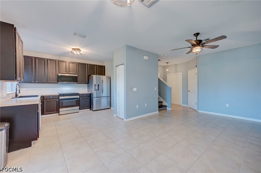 3935 Cherrybrook Loop Property Photo 5