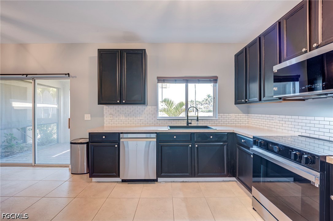 3935 Cherrybrook Loop Property Photo 8