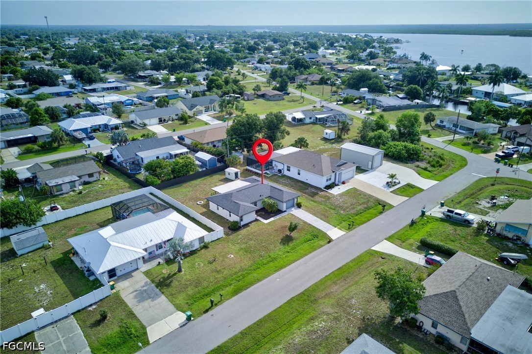 27072 Hillshire Ln Property Photo 3