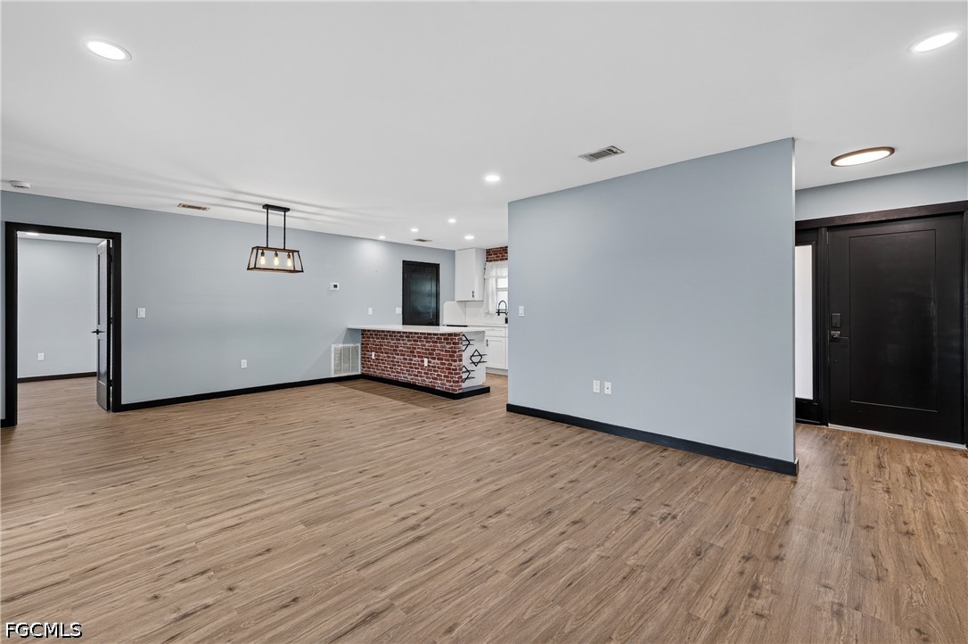27072 Hillshire Ln Property Photo 9
