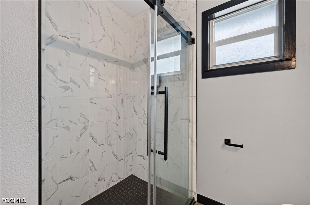 27072 Hillshire Ln Property Photo 23