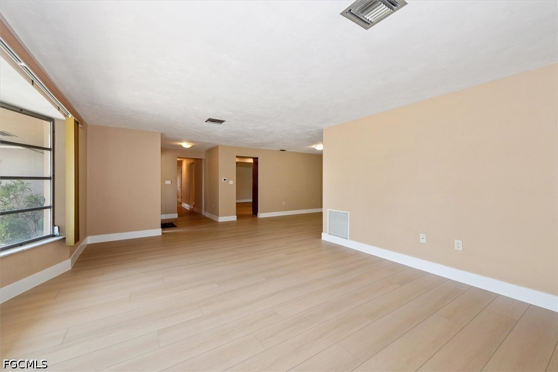 1442 Woodwind Ct Property Photo 6